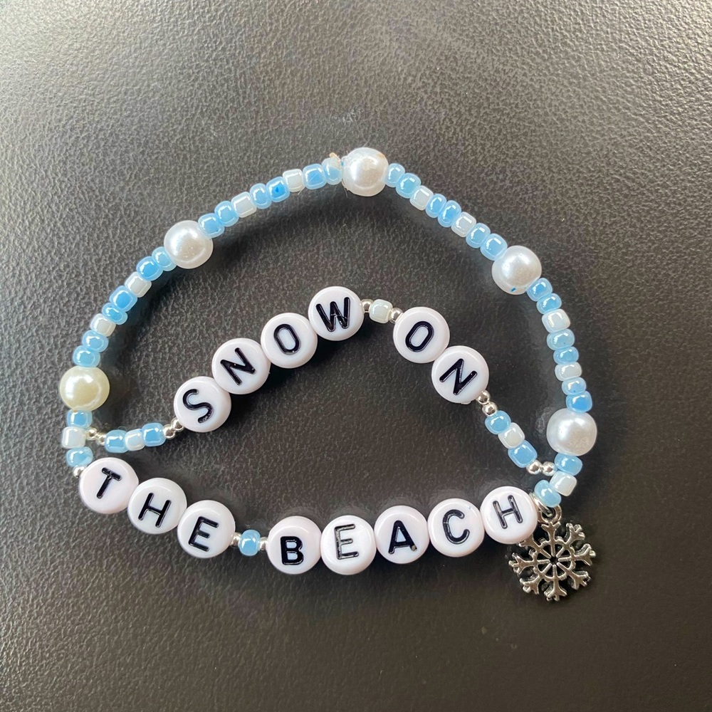 Taylor Swift Friendship Bracelet